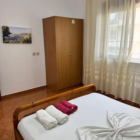 Ajsi Sarandë